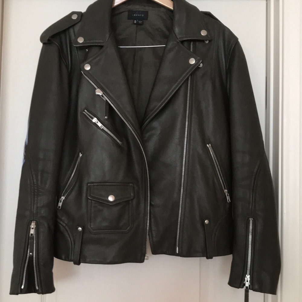 Theory Dalayan Leather Motorcycle Biker Jacket in Khaki Green Size M